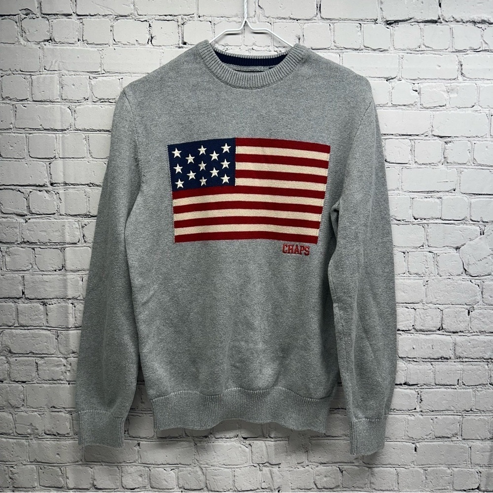 Chaps Men's Gray Crewneck Sweater with Flag Design - Picture 2 of 9